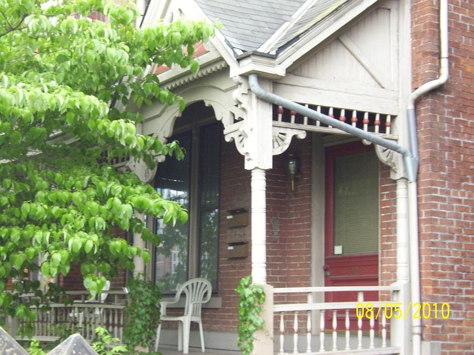 Front of Victorian Home with two apartments.