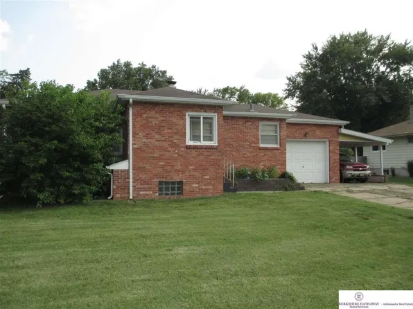 4711 Harrison St, Bellevue, NE 68157