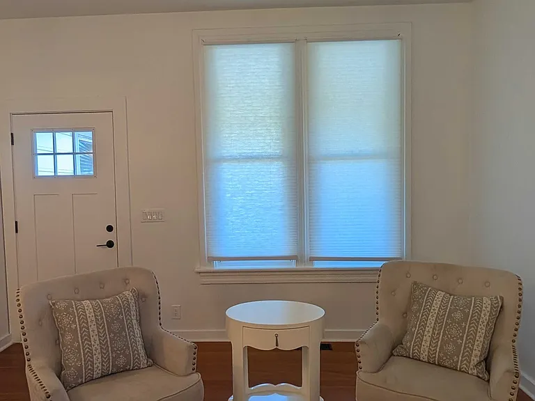 405 N Cloverdale Blvd — Photo 5