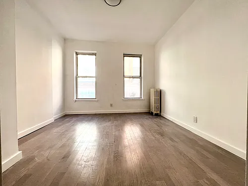 205 Grand St #4A Photo 1