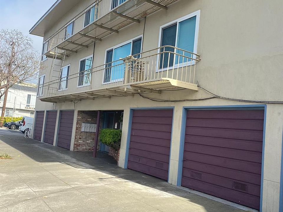 2nd image of 2901 Cabrillo St