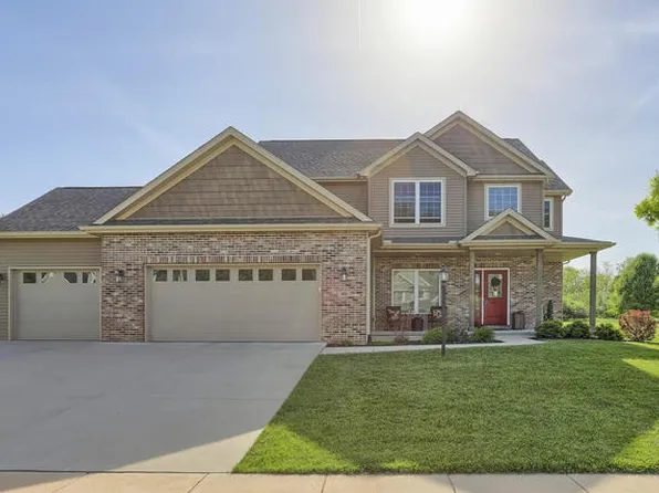 405 Fox Run Dr, Mahomet, IL 61853