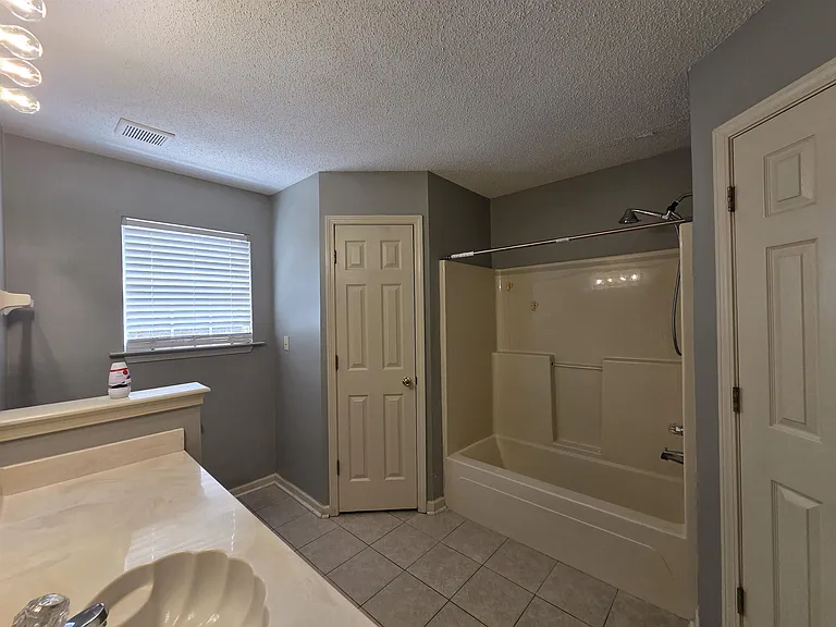 7733 Shadowland Dr — Photo 14
