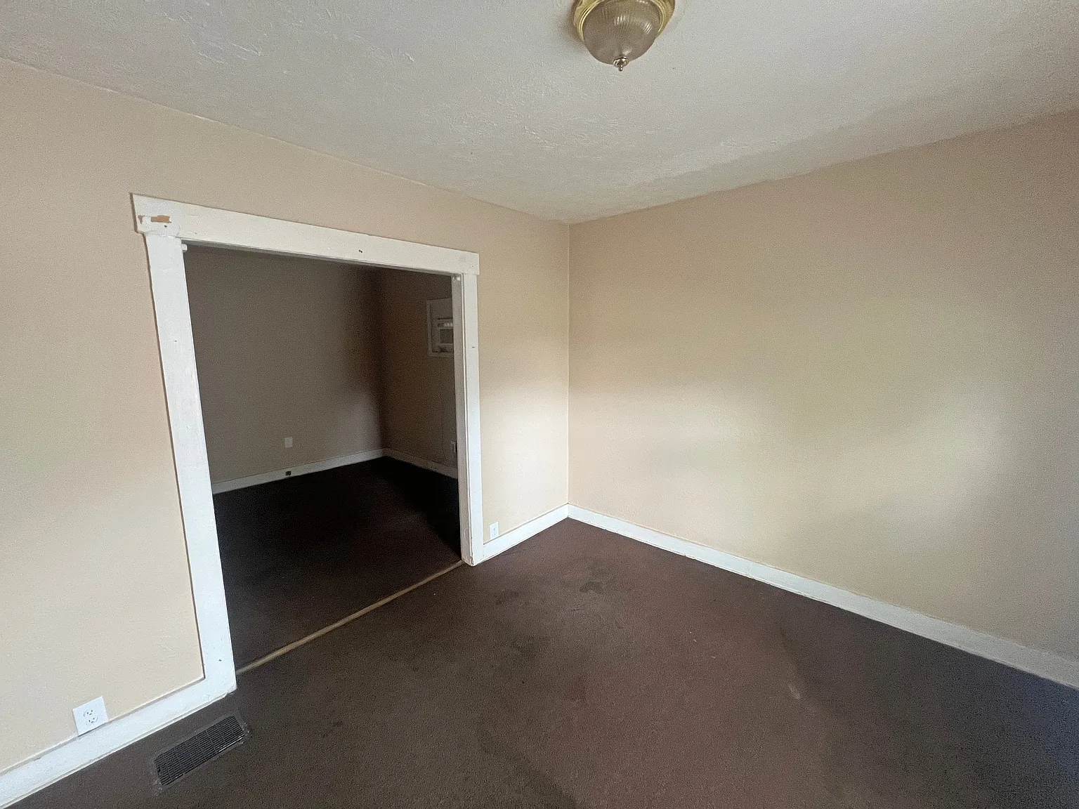 311 Hart Street — Photo 2
