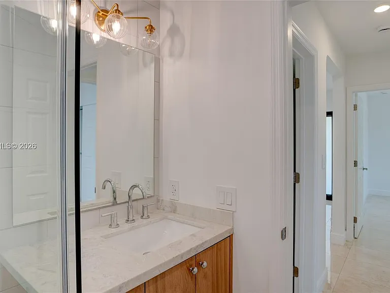 500 SW 51st Ct — Photo 57