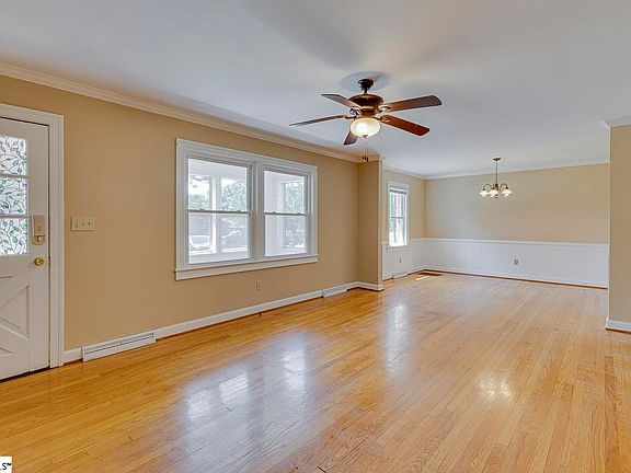 5th image of 102 Yorkshire Dr