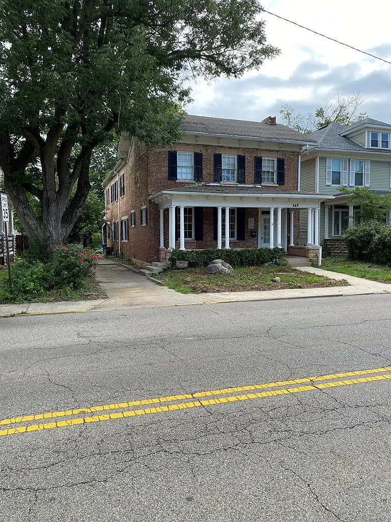 161 N High St photo 1
