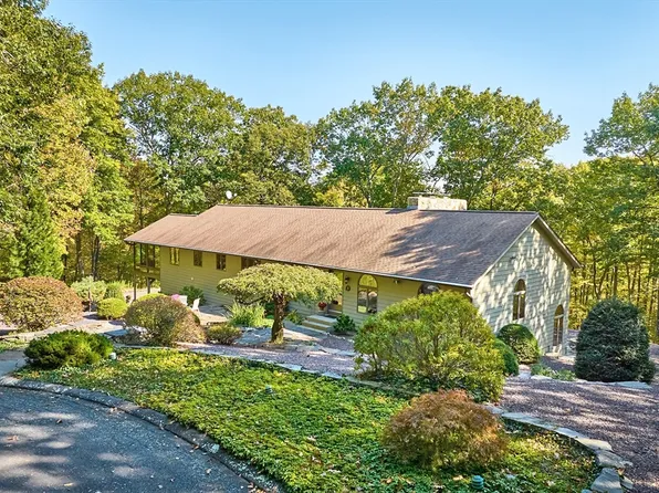 72 Crooked Ledge Rd, Southampton, MA 01073