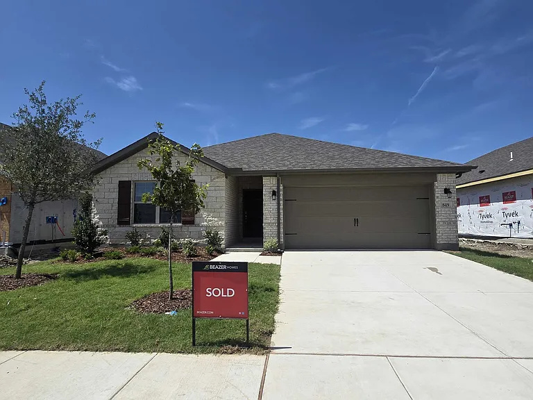 849 Birdie Dr — Photo 1