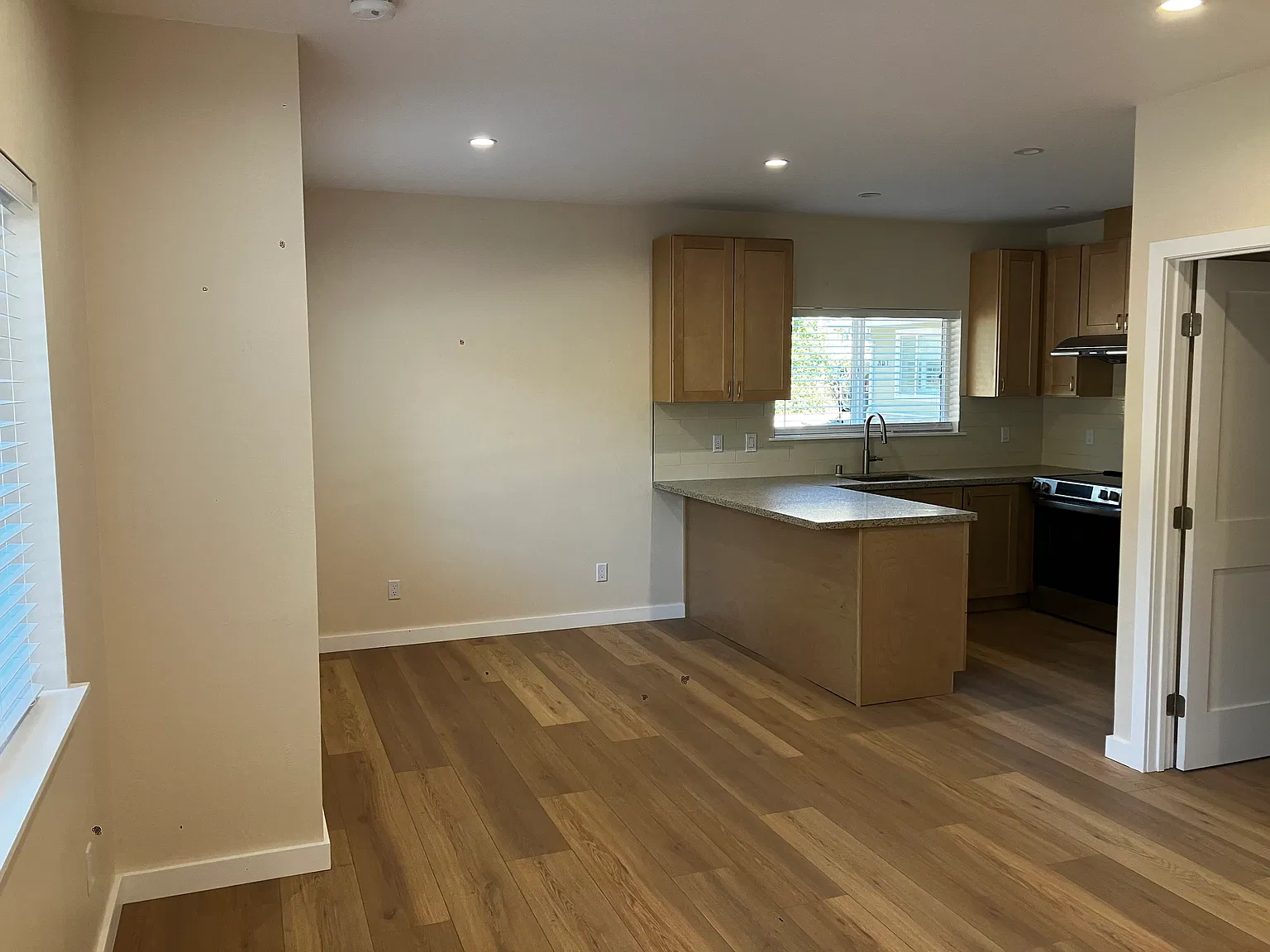 1 bed, 575 sqft, $3,000 — Photo 4