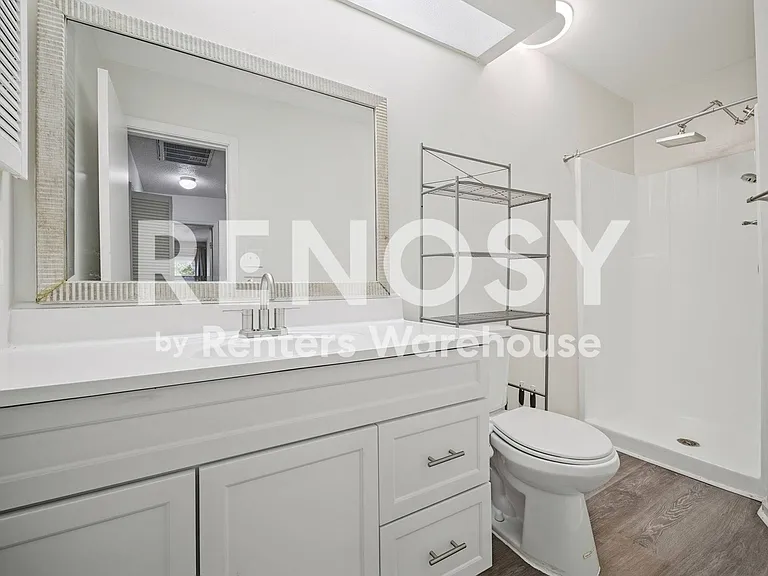 5310 Lake Victoria Arch — Photo 21
