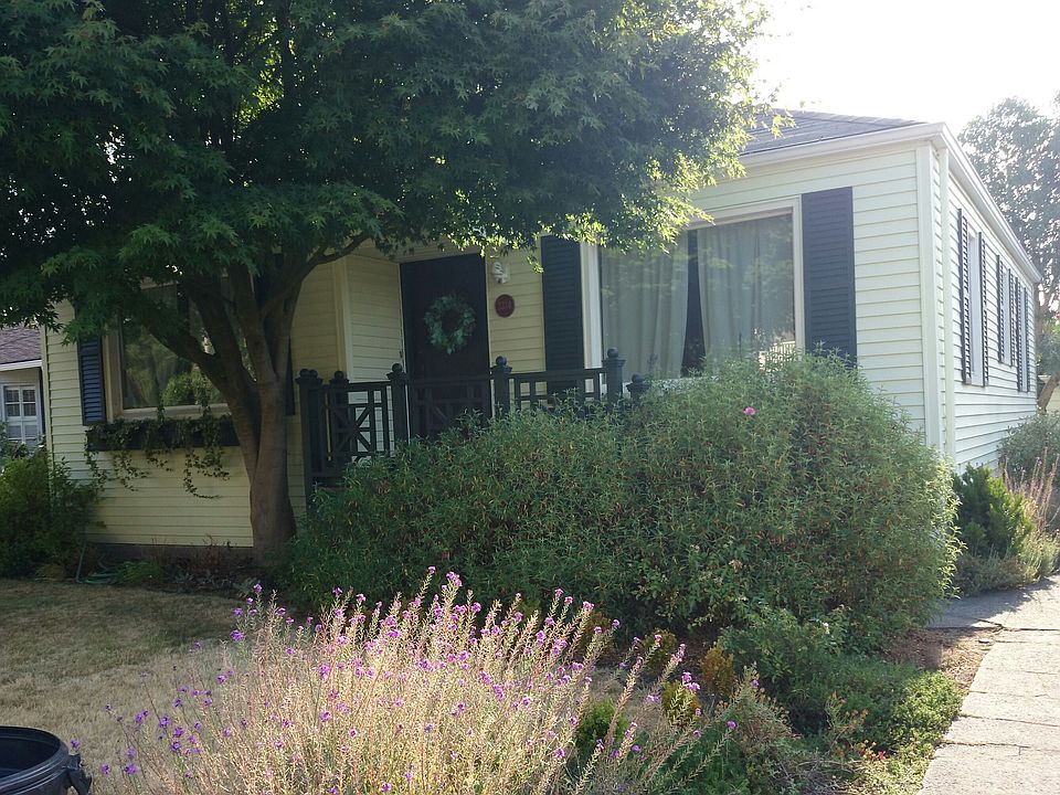2nd image of 3334 9th Ave W