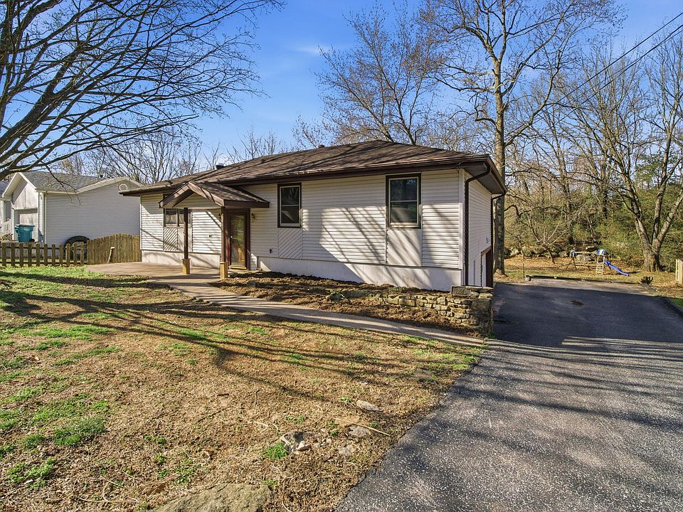 1st image of 957 S Mission Avenue