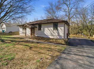 957 S Mission Avenue, Springfield, MO 65809