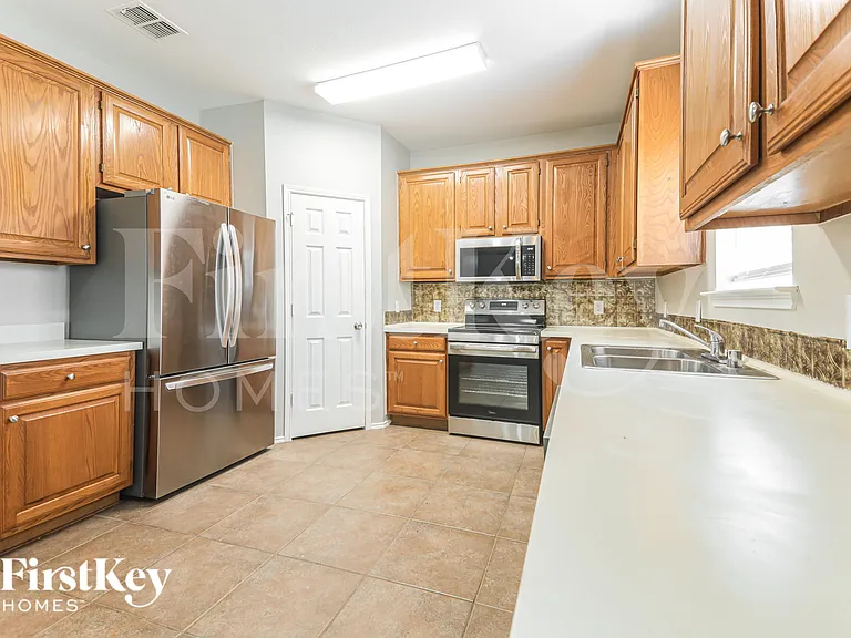 1412 Pine Ridge Rd — Photo 7