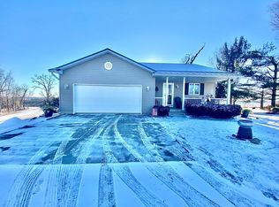 21523 52nd St, Martelle, IA 52305