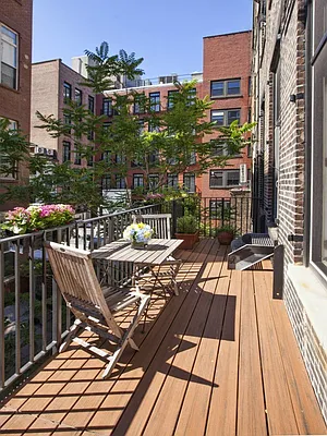 Sold by Sotheby's International Realty | media 15