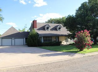 202 Bryan St, Plainview, TX 79072