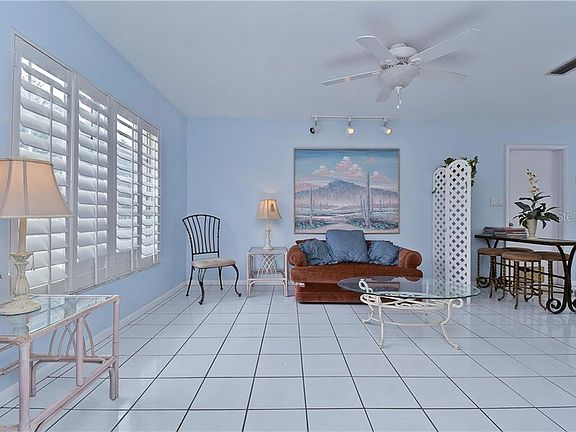 5th image of 11206 Creekview Dr