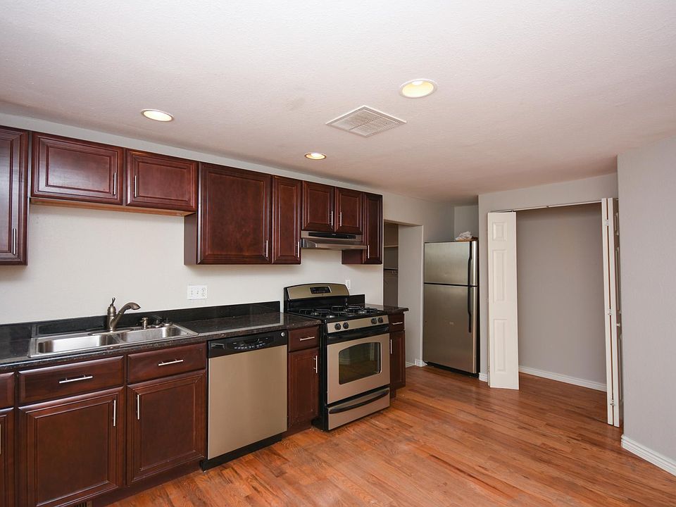 Kitchen / Dining