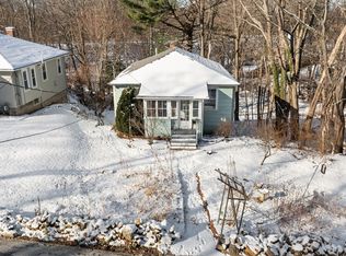 40 Burnham Rd, Andover, MA 01810