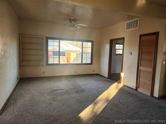 2nd image of 1716 Arbor Dr