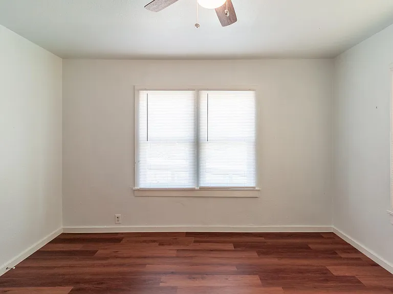 1610 Lennon Ave — Photo 15
