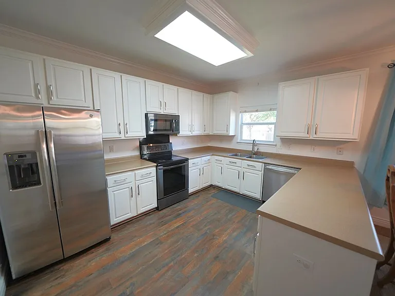 136 Earhart Ln — Photo 20