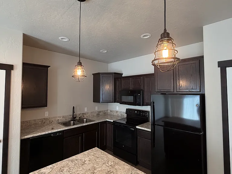5810 Midland Ln — Photo 8