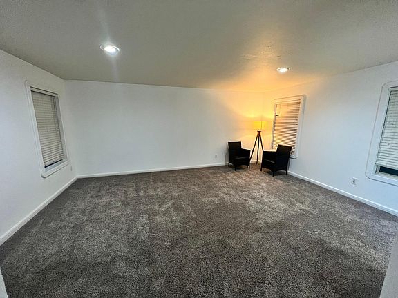 4th image of 1521 Barkley St #A