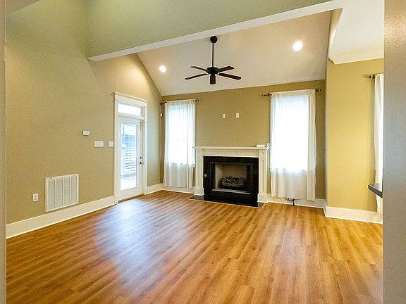 5th image of 808 Ridgewood Dr