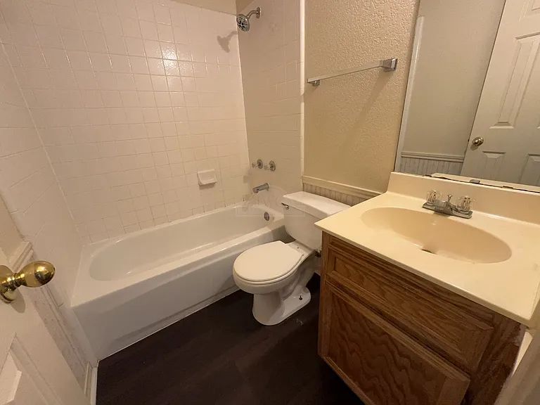 4004 Riverrock Dr — Photo 8