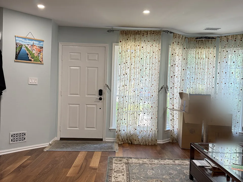 18 Towpath Ct