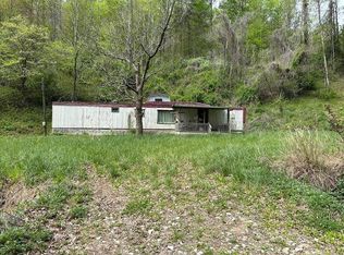 950 Greens Branch Rd, Sandy Hook, KY 41171