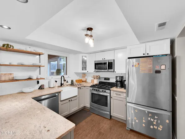 9 Lamp Post Court, Howell, NJ 07731