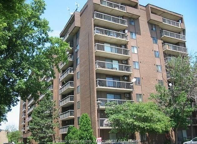 1st image of 3936 Wyandotte St E #310