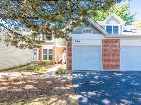 790 Daybreak Ln #21-7, Carol Stream, IL 60188
