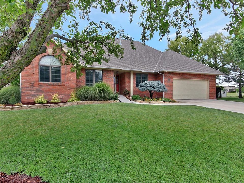 1st image of 332 Campus Ct