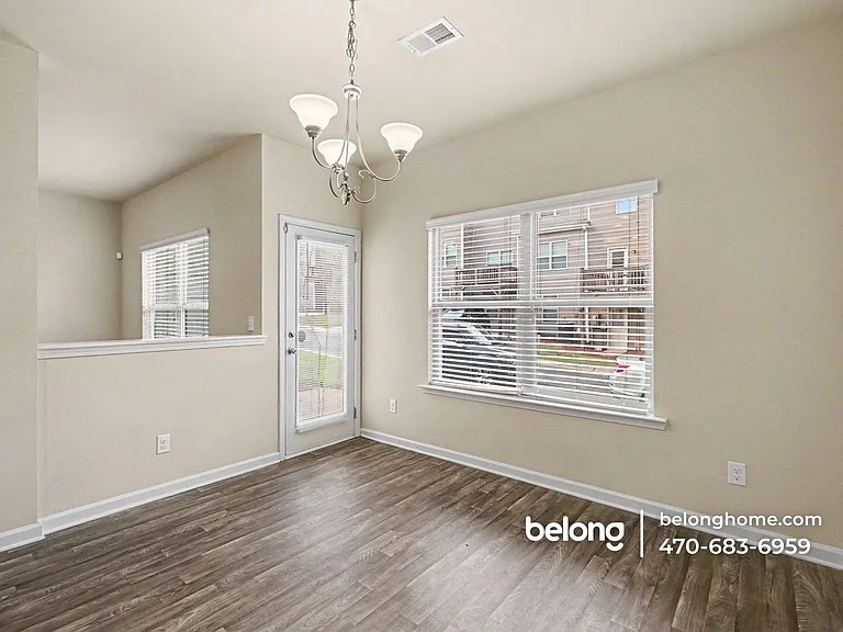3335 Blue Springs Walk NW — Photo 4