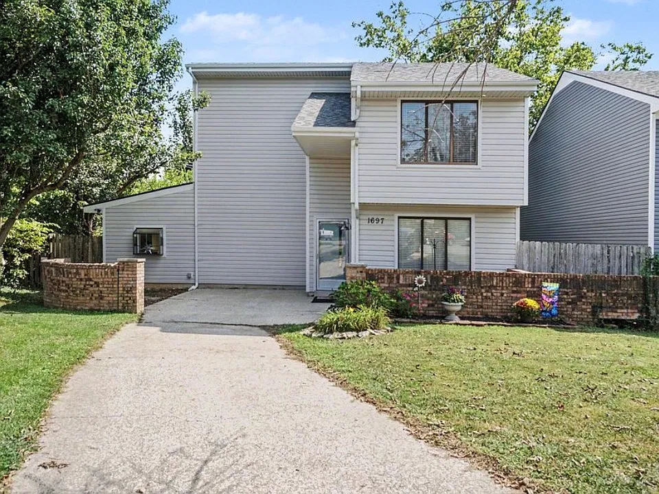 1697 Prairie Cir