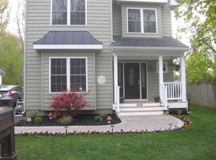 846 Grove St, Red Bank, NJ 07701