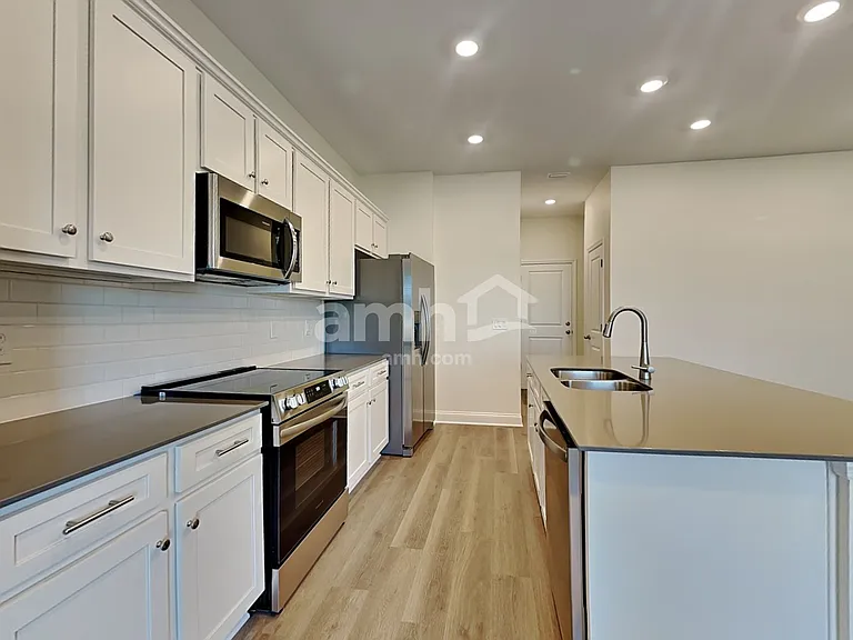 1040 Grafton Ridge Dr — Photo 3