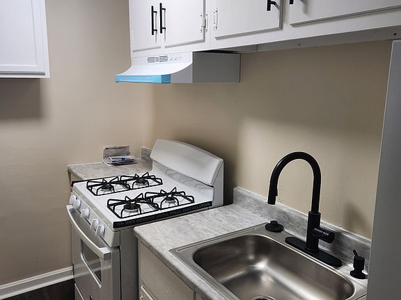3rd image of 2600 Naylor Rd SE #303