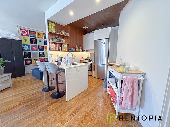 4th image of 810 Flushing Ave #2C
