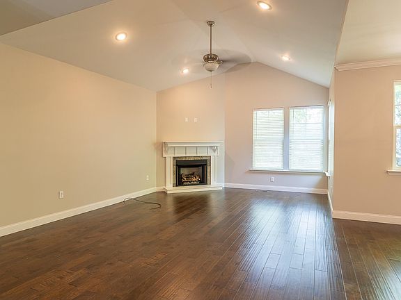 5th image of 1025 Cottage Stone Ln NE