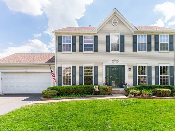 217 Arbor Ridge Dr, Montgomery, IL 60538