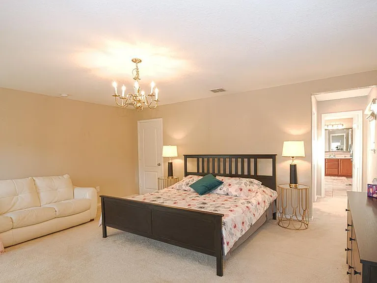 7910 Emmeline Dr — Photo 11