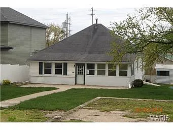 2136 Gilmore Ln photo 1