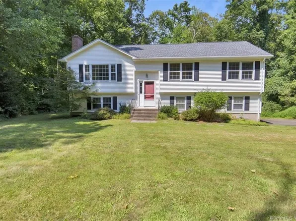 14 Stagecoach Run, East Hampton, CT 06424