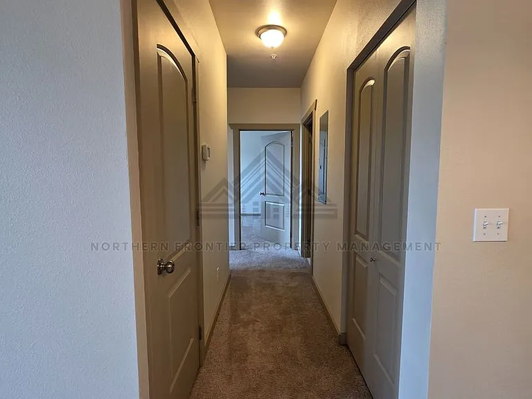 1410 S College Ave — Photo 28